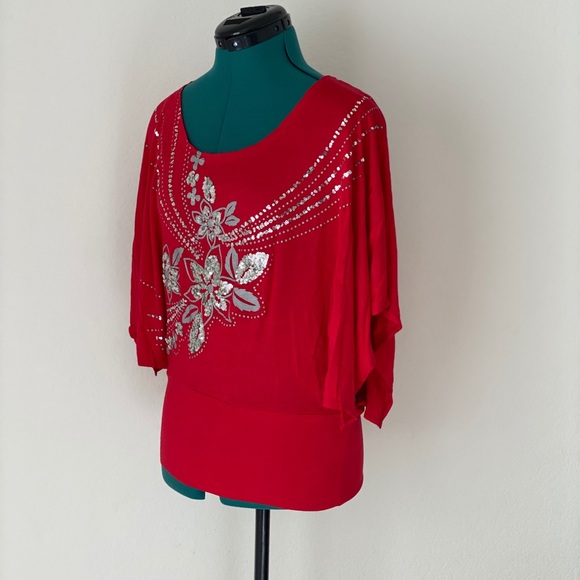 SOLD Stunning red and silver sequin comfy blouse - Picture 3 of 8